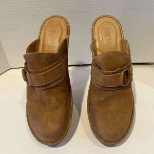 Born Nola Tan Suede Clogs Ladies Size 8 Never worn, good condition